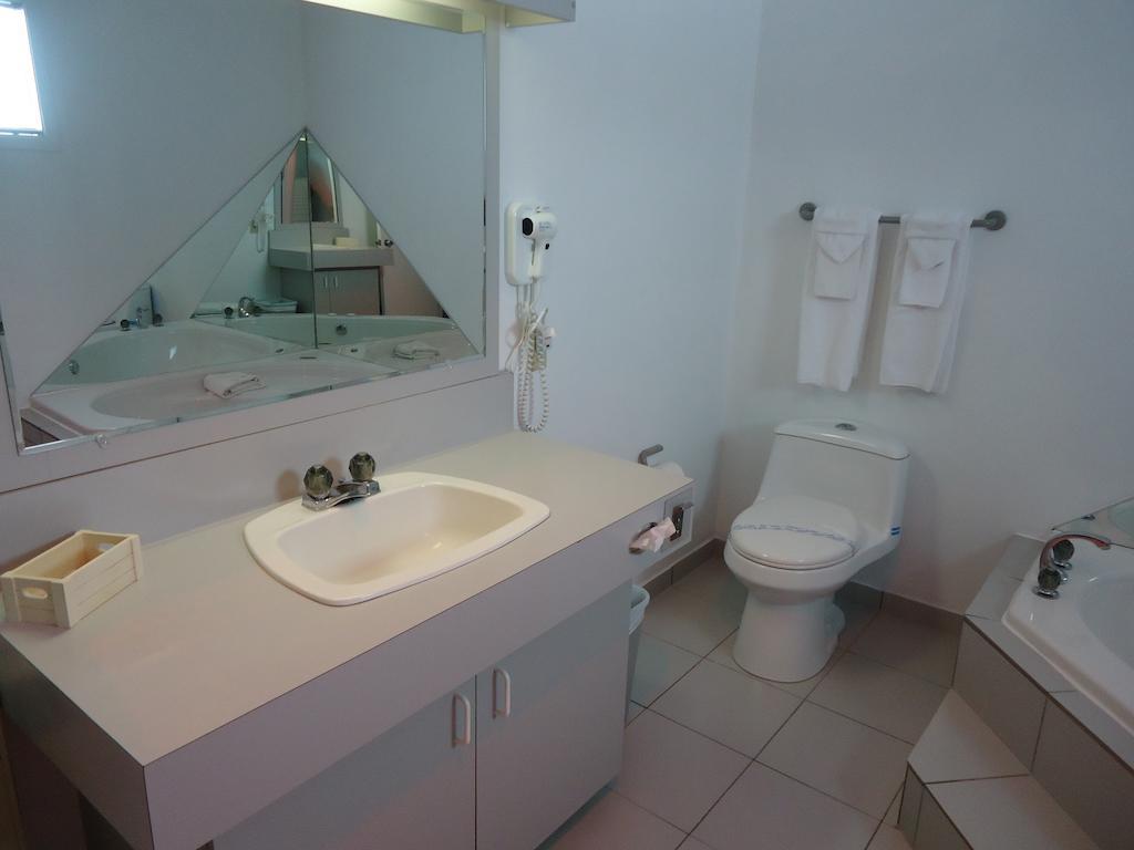 Les Lofts De La Brunante Sainte Anne des Monts Номер фото